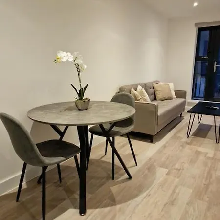 Modern-New Build Apartment In Birmingham Exterior photo