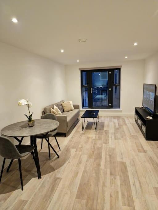 Modern-new Build In Apartment *