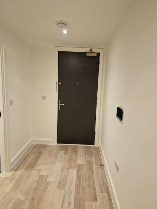 Modern-new Build In Apartment Birmingham